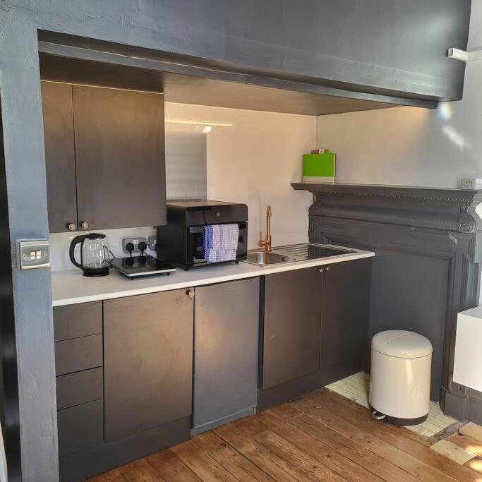 21 Mini Loft Apartment - Great Location - Comfy King Size Bed 브라이턴 외부 사진